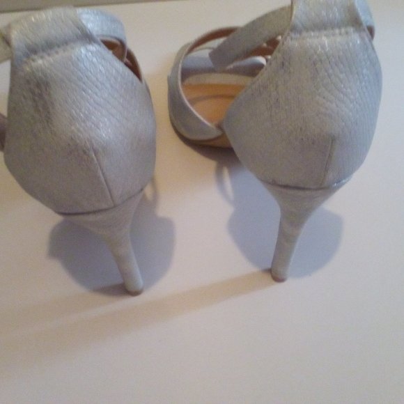 NEW IN BOX - METAPHOR SNAKE SKIN DESIGN OPEN TOE 4" STILETTO'S - Picture 4 of 6